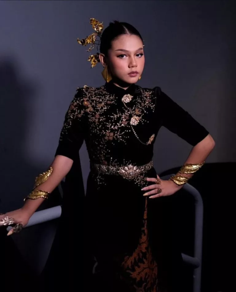 “Dia Masih Muda & Berani”. Sharifah Sakinah Bangga Lihat Anak Saudara,Menyinar Dalam Dunia Seni. Tapi….