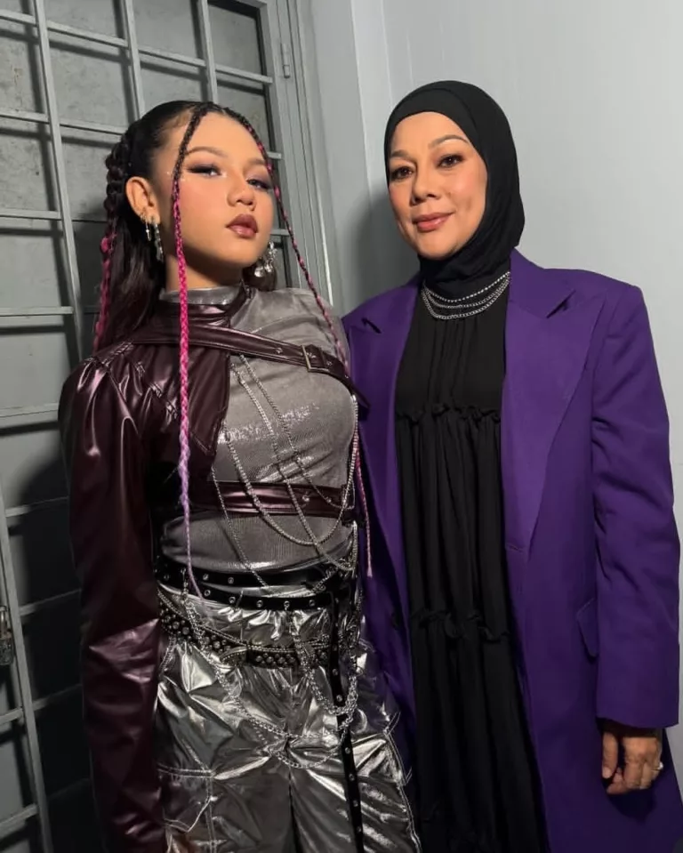 “Dia Masih Muda & Berani”. Sharifah Sakinah Bangga Lihat Anak Saudara,Menyinar Dalam Dunia Seni. Tapi….
