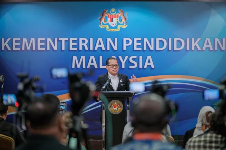 Pisau dan Kerambit Jadi Bukti. Polis Siasat Senjata Digunakan Remaja Tikam Rakan Sekolah