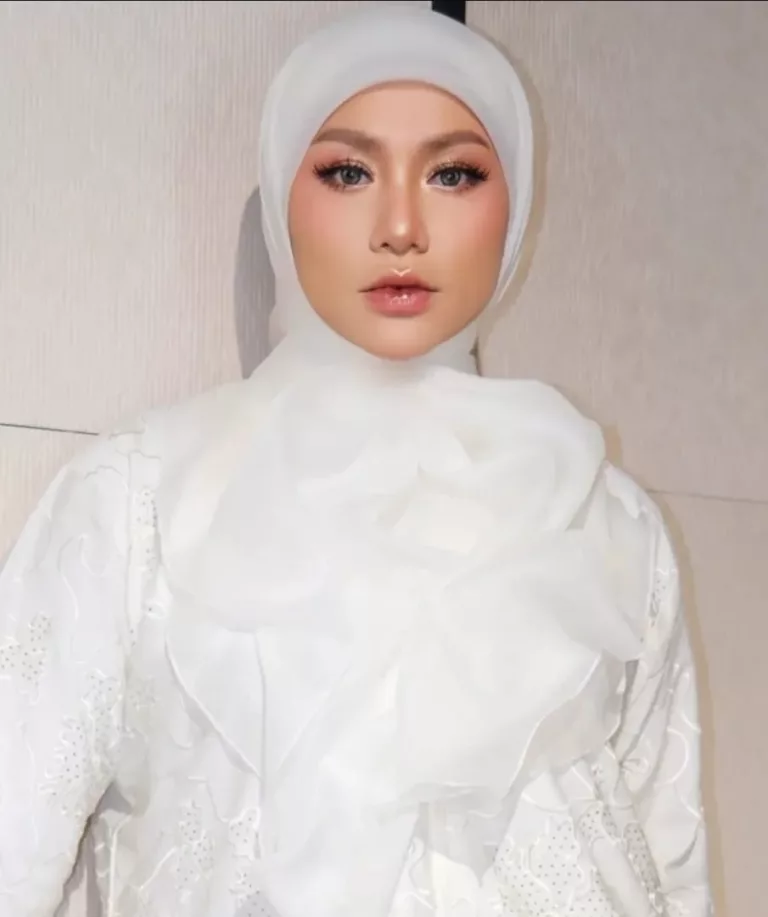 Hilang Dua, Tiga Tawaran… Allah Ganti Yang Lebih Indah. Elly Mazlein Reda, Kontrak Ditarik Selepas Berhijab