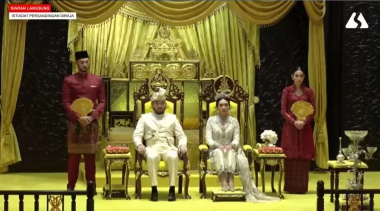 Penuh Adat Istiadat. Persandingan Diraja Tengku Amir Shah, Afzaa Fadini Serlah Tradisi Kesultanan Selangor