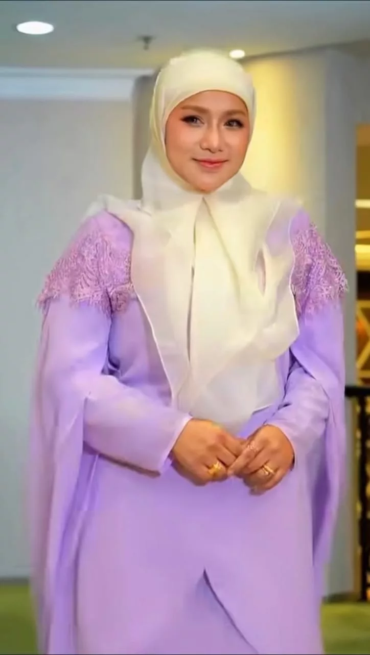 Hilang kontrak selepas berhijab,rezeki Elly Mazlein dilantik jadi duta jenama syarikat tekstil terkemuka