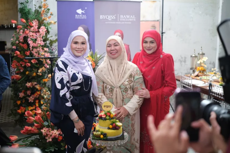 Produk Tiada Diskaun, Beri balik Kepada Golongan Susah. Haliza Maysuri Sasar Jualan RM10 Juta Menjelang Aidilfitri 7 Produk Tiada Diskaun, Beri balik Kepada Golongan Susah. Haliza Maysuri Sasar Jualan RM10 Juta Menjelang Aidilfitri