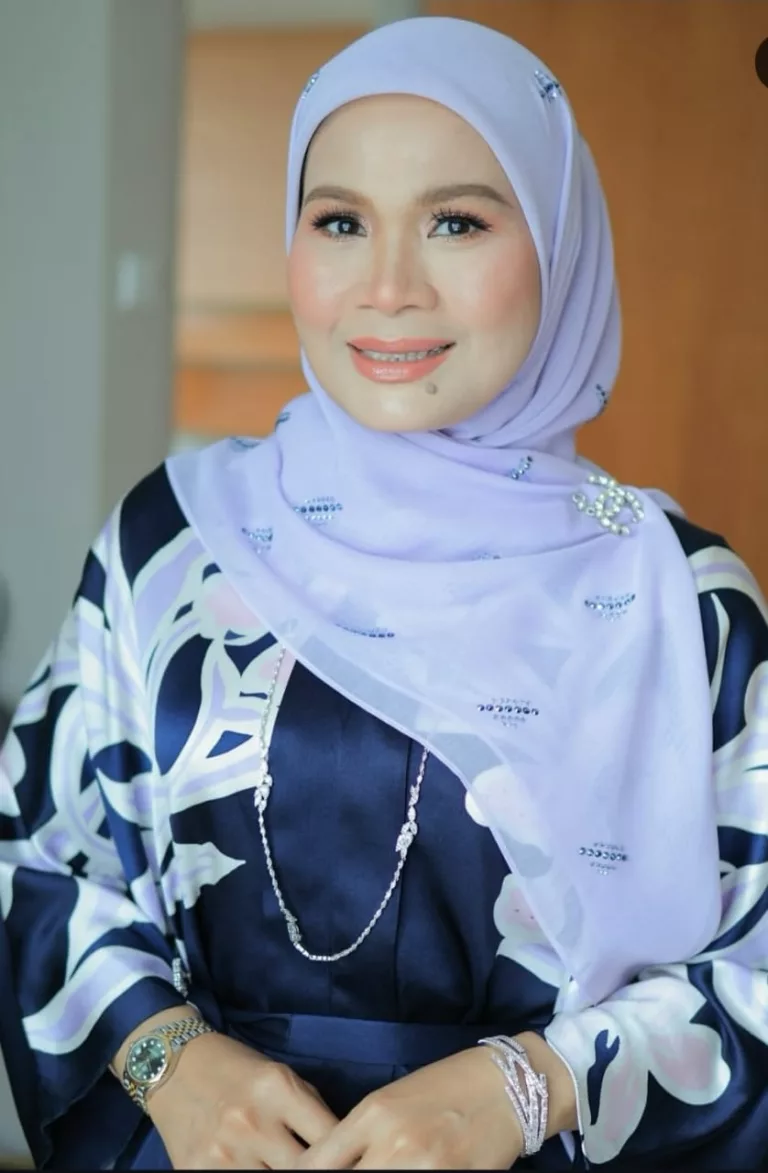 Produk Tiada Diskaun, Beri balik Kepada Golongan Susah. Haliza Maysuri Sasar Jualan RM10 Juta Menjelang Aidilfitri 9 Produk Tiada Diskaun, Beri balik Kepada Golongan Susah. Haliza Maysuri Sasar Jualan RM10 Juta Menjelang Aidilfitri