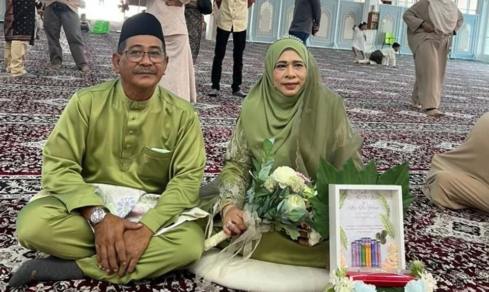 Jodoh Tak Diduga: Rakan Sekolah Bertemu Semula Di Jabal Rahmah Dan Disatukan Selepas 40 Tahun