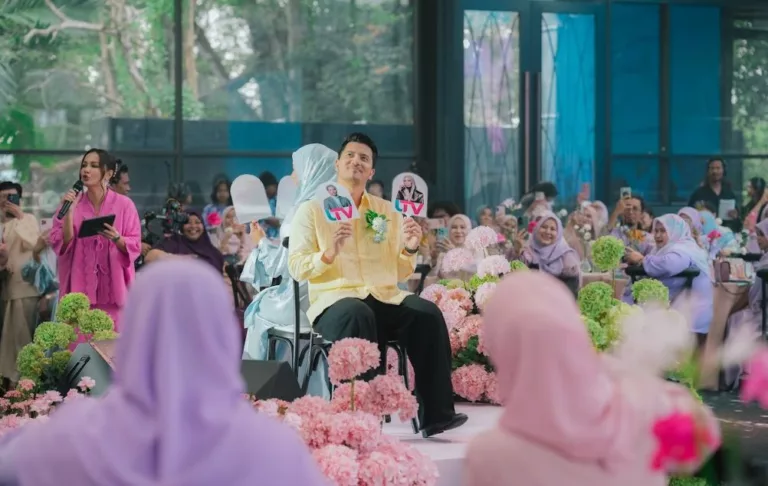 Penangan Cinta Fattah & Amira, ‘Poskad Cinta Dari Auckland’ Cecah 20.1 Juta Tontonan! 12 Penangan Cinta Fattah & Amira, ‘Poskad Cinta Dari Auckland’ Cecah 20.1 Juta Tontonan!