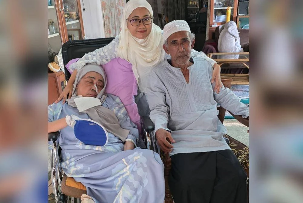 Tak Sempat Tengok Anak Bawa Balik Ijazah, Gadis Bangga Tunaikan Impian Ayah Jadi Doktor 6 Tak Sempat Tengok Anak Bawa Balik Ijazah, Gadis Bangga Tunaikan Impian Ayah Jadi Doktor