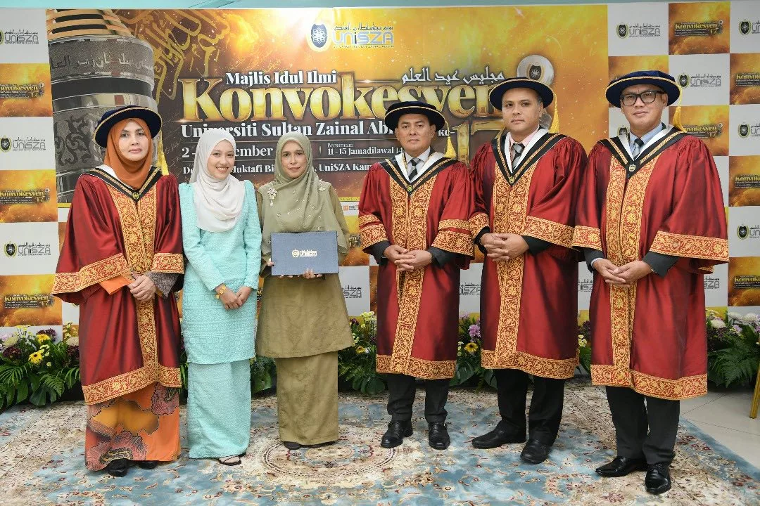 Ibu Sebak Terima Skrol Diploma Arwah Anak – “Hadiah Terakhir Airel Buat Saya” 11 Ibu Sebak Terima Skrol Diploma Arwah Anak – “Hadiah Terakhir Airel Buat Saya”