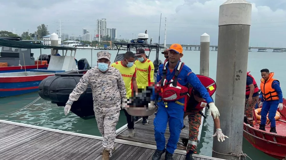 Tragedi Jambatan Pulau Pinang - Isteri Reda Pemergian Suami: “Saya Tak Mahu Orang Buat Andaian” 12 Tragedi Jambatan Pulau Pinang – Isteri Reda Pemergian Suami: “Saya Tak Mahu Orang Buat Andaian”