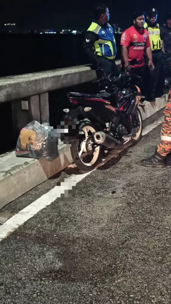 Tragedi Jambatan Pulau Pinang - Isteri Reda Pemergian Suami: “Saya Tak Mahu Orang Buat Andaian” 11 Tragedi Jambatan Pulau Pinang – Isteri Reda Pemergian Suami: “Saya Tak Mahu Orang Buat Andaian”