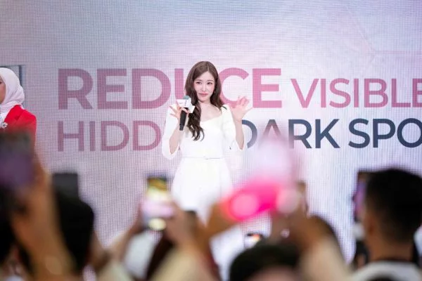 Kulit Berseri Tak Perlukan Magis! Rahsianya Rutin Konsisten, Tiffany Young Amalkan Eucerin Spotless Brightening Serum & Body Lotion