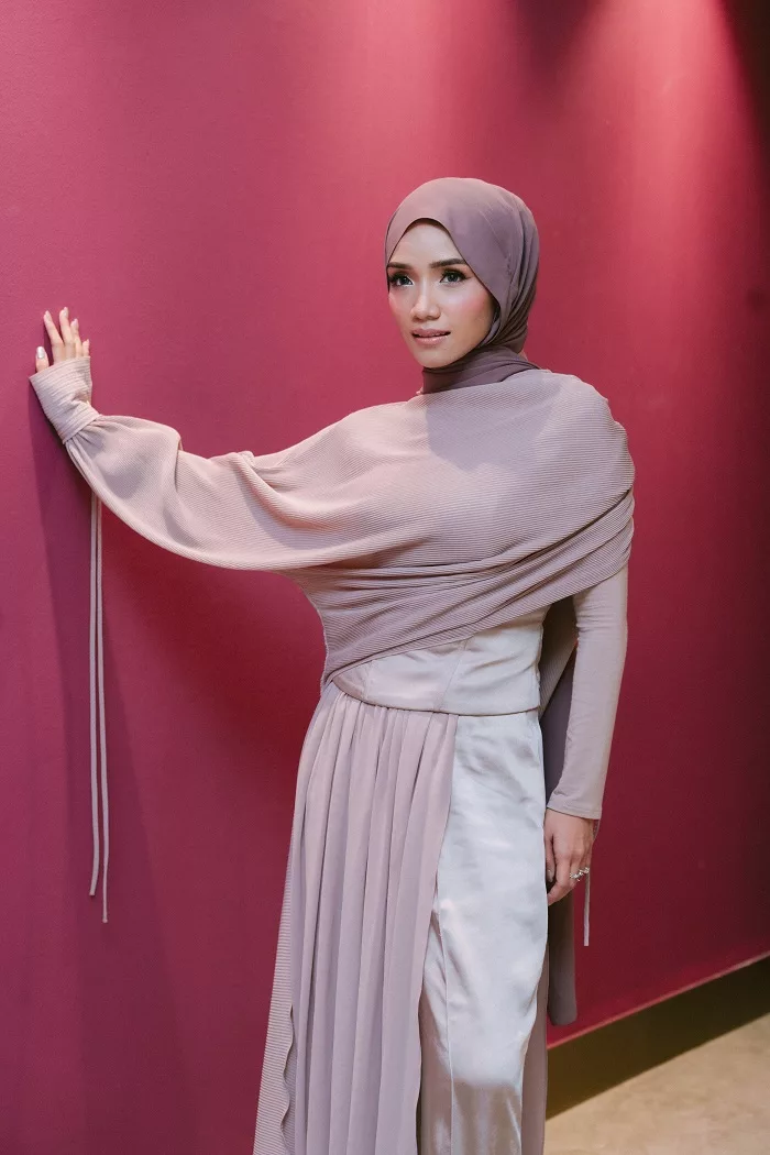 Imej Berhijab Ummi Nazeera Hati-Hati Pegang Watak Penyondol, Elak Babak Bersentuhan 