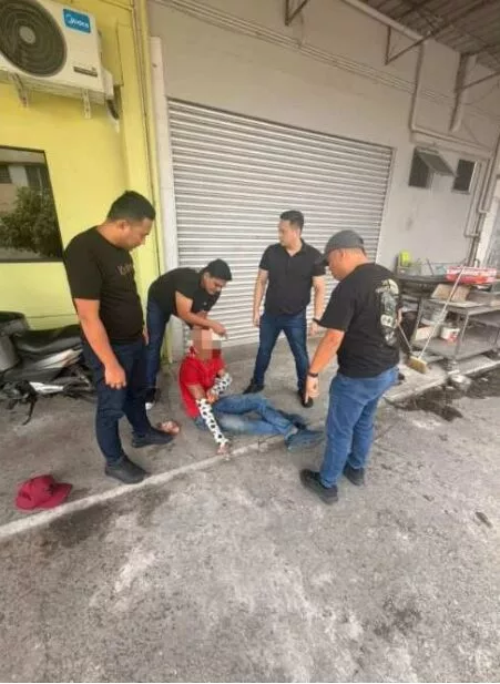 Wanita Disamun Dan Dirogol Dalam Hutan Simpan, Suspek Menyamar Sebagai Polis 4 Wanita Disamun Dan Dirogol Dalam Hutan Simpan, Suspek Menyamar Sebagai Polis