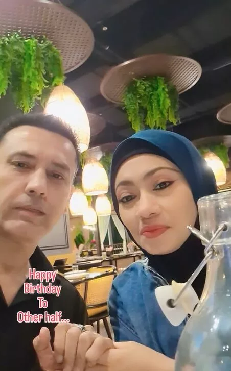 Edika Yusof Beri Ucapan Romantis Buat Isteri Sempena Hari Jadi – “Selamat Hari Lahir, Sayangku, 22 Tahun Bersama, Saya Masih Sayang, Cintakan Awak Setiap Hari”