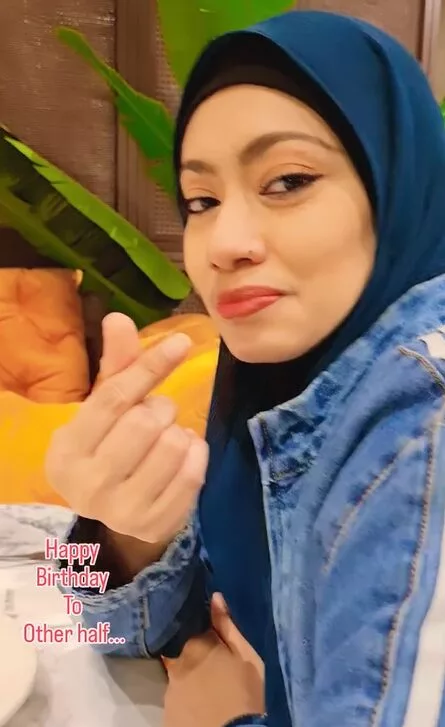Edika Yusof Beri Ucapan Romantis Buat Isteri Sempena Hari Jadi – “Selamat Hari Lahir, Sayangku, 22 Tahun Bersama, Saya Masih Sayang, Cintakan Awak Setiap Hari”
