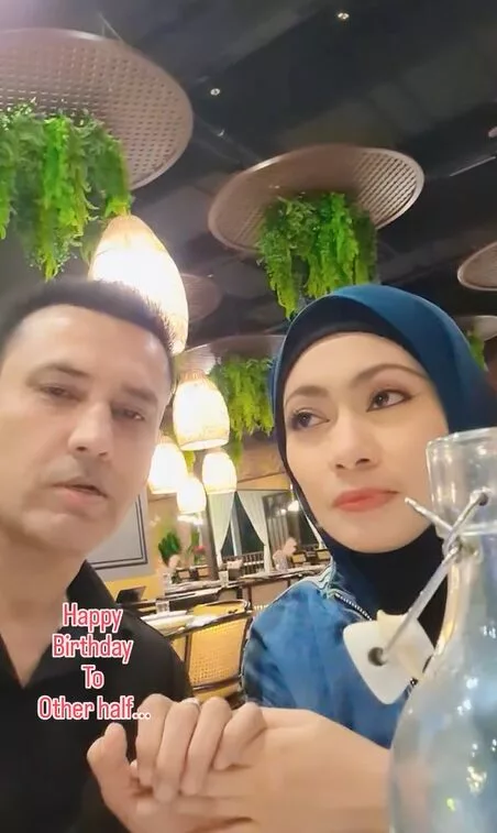 Edika Yusof Beri Ucapan Romantis Buat Isteri Sempena Hari Jadi – “Selamat Hari Lahir, Sayangku, 22 Tahun Bersama, Saya Masih Sayang, Cintakan Awak Setiap Hari”