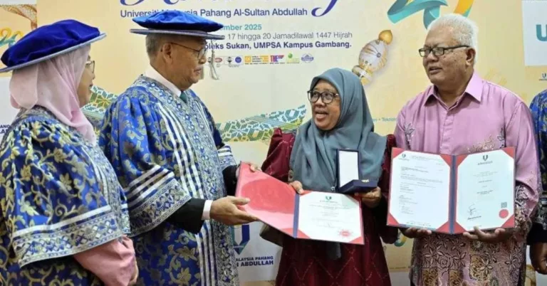Anak Dalam ICU Akibat Jangkitan Paru-paru, Ibu Wakil Terima Anugerah Cemerlang UMPSA