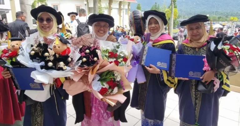 Inspirasi PhD: Kejayaan Tiga Wanita Singapura Buktikan Usia Bukan Penghalang Kejayaan Akademik