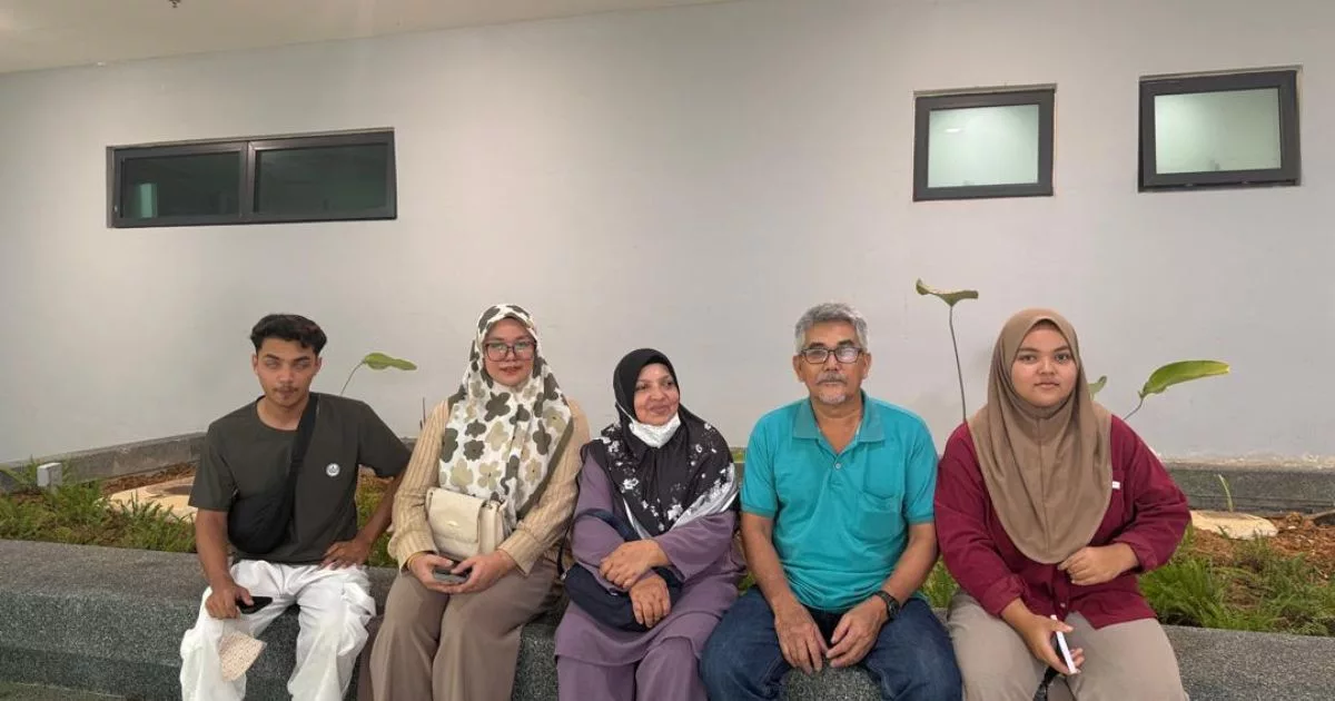 Ibu Fatin Syazwani Luah Kesedihan, "Makcik Takut Bermalam Dalam Lokap Tapi Ini Harga Dibayar Demi Bertemu Anak Sendiri... 11 Ibu Fatin Syazwani Luah Kesedihan, “Makcik Takut Bermalam Dalam Lokap Tapi Ini Harga Dibayar Demi Bertemu  Anak Sendiri…