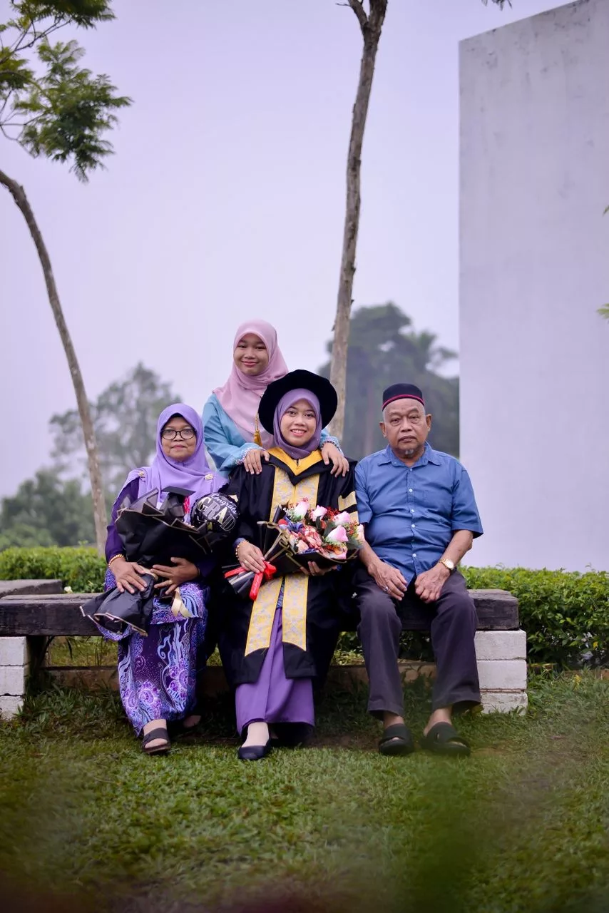 Di Sebalik Ujian Kehilangan Suami Pada Usia Anak Masih Kecil, Ibu Tunggal Buktikan Mampu Genggam PhD