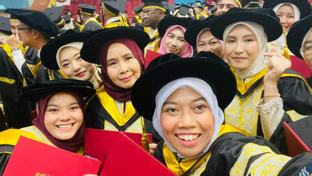 Di Sebalik Ujian Kehilangan Suami Pada Usia Anak Masih Kecil, Ibu Tunggal Buktikan Mampu Genggam PhD