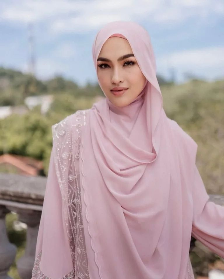 “Jangan Rasa Bersalah, Urus Rumah Tangga Itu Juga Satu Kejayaan”-Elfira Loy  Pilih Urus Keluarga Sendiri