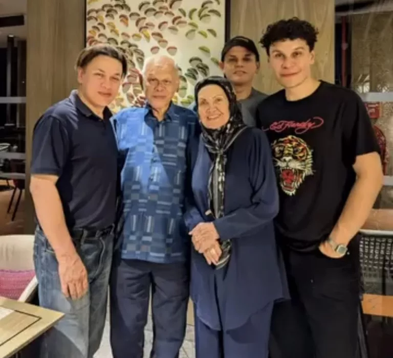 'Fikiran Kami Sangat Terganggu’. Norman Dedah Detik Sukar Ketika Bapa Di Fasa Kritikal” 8 ‘Fikiran Kami Sangat Terganggu’. Norman Dedah Detik Sukar Ketika Bapa Di Fasa Kritikal”