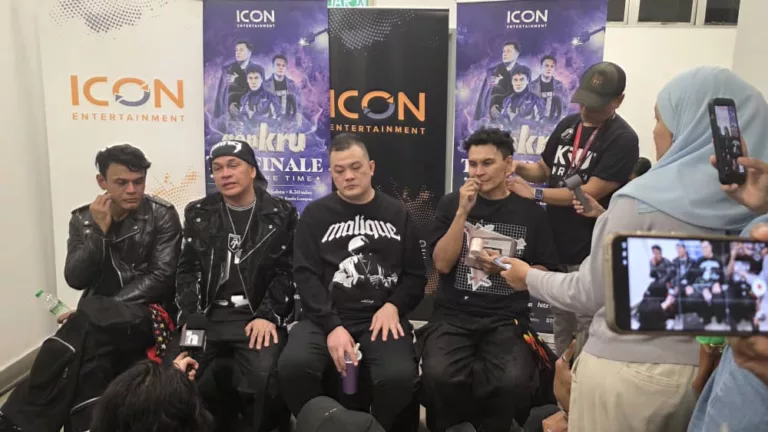 'Fikiran Kami Sangat Terganggu’. Norman Dedah Detik Sukar Ketika Bapa Di Fasa Kritikal” 10 ‘Fikiran Kami Sangat Terganggu’. Norman Dedah Detik Sukar Ketika Bapa Di Fasa Kritikal”