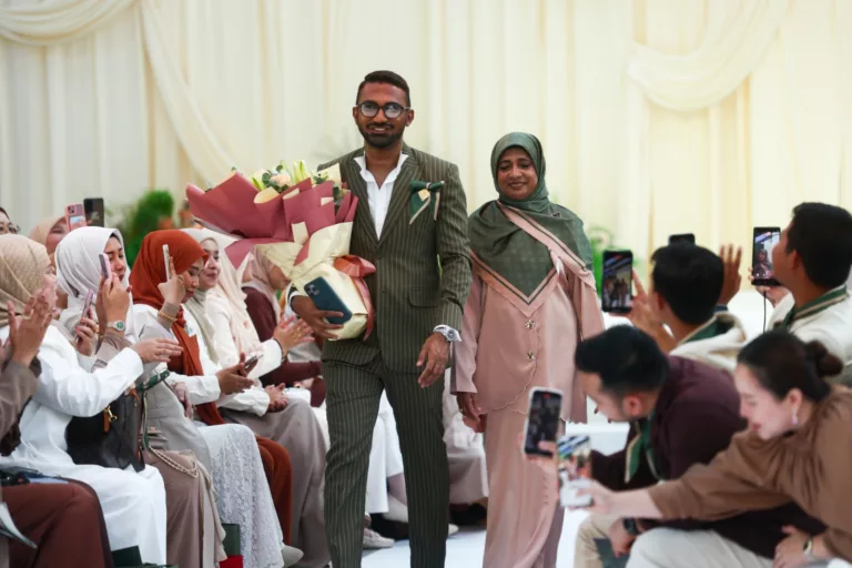 Hadiah Seorang Anak Untuk Ibu Tersayang, Dari Doa Arafah Ke Dunia Fesyen