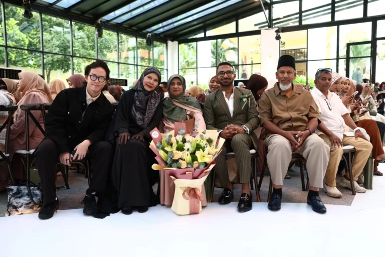 Hadiah Seorang Anak Untuk Ibu Tersayang, Dari Doa Arafah Ke Dunia Fesyen