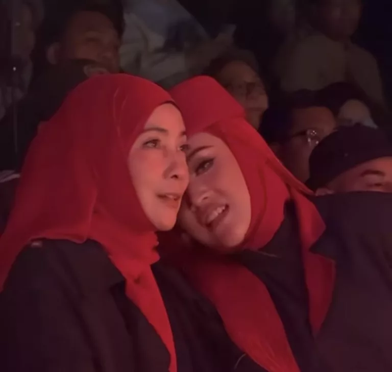 Shila Amzah terharu jadi ‘pengawas’ cinta ibu. Tak tunggu lama halalkan hubungan 7 Shila Amzah terharu jadi ‘pengawas’ cinta ibu. Tak tunggu lama halalkan hubungan