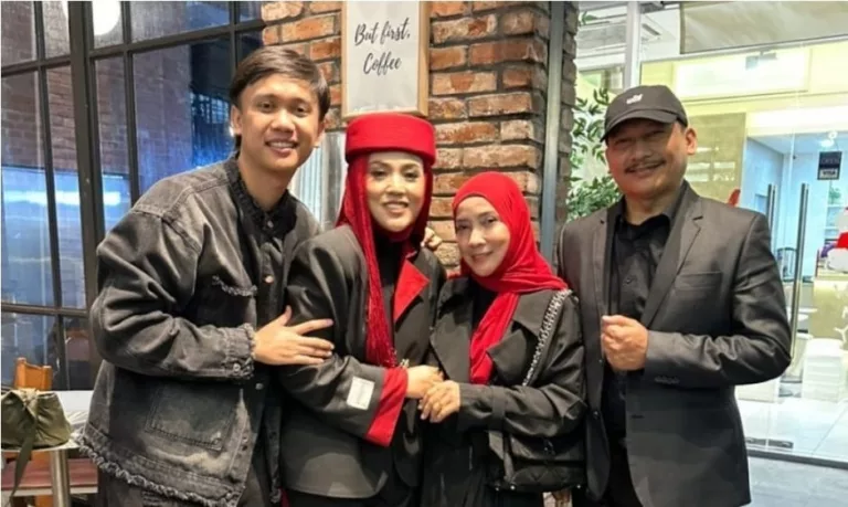 Shila Amzah terharu jadi ‘pengawas’ cinta ibu. Tak tunggu lama halalkan hubungan 10 Shila Amzah terharu jadi ‘pengawas’ cinta ibu. Tak tunggu lama halalkan hubungan