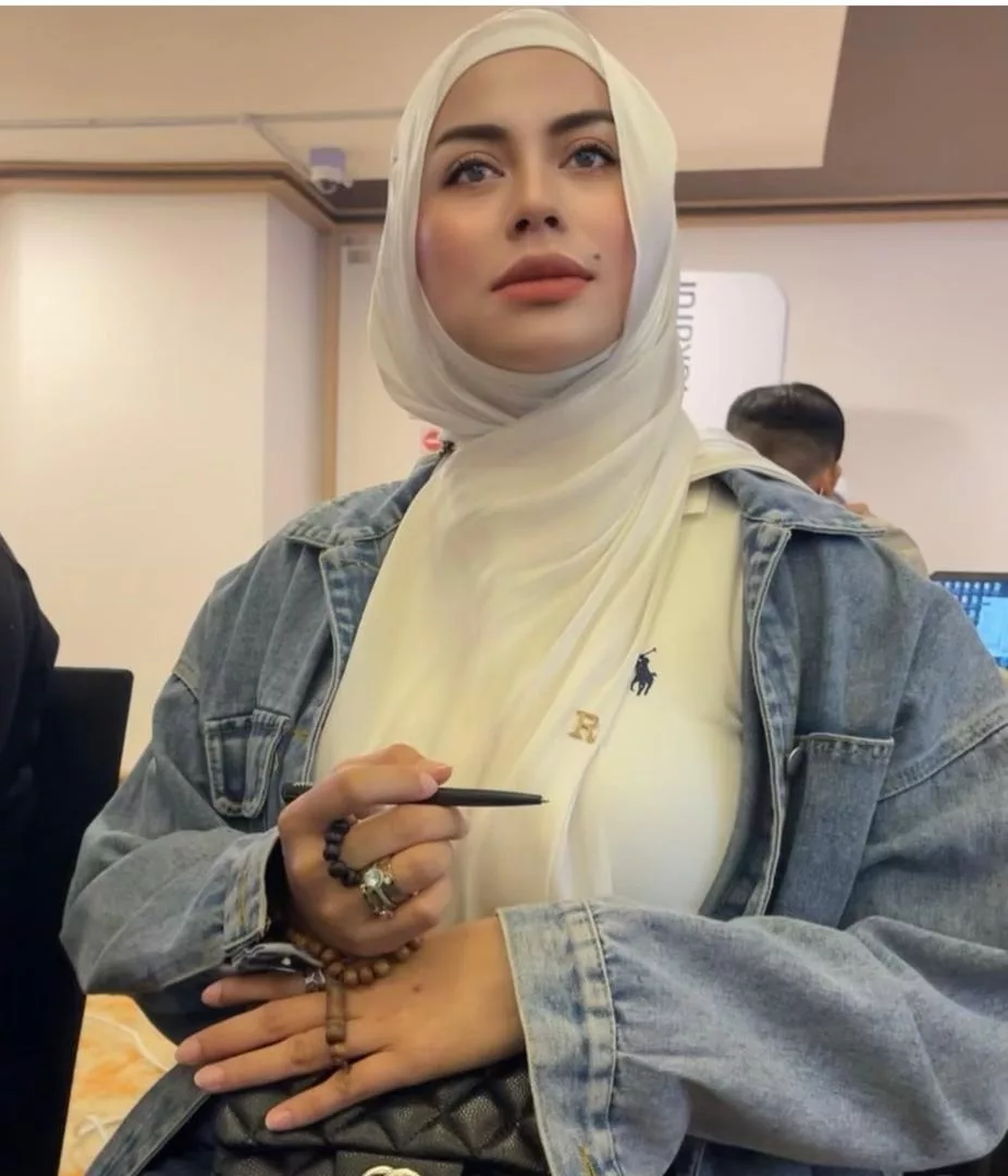 Banglo Mewah Rebecca Nur Al Islam Dilelong RM2.9 Juta, Rumah Tiga Tingkat, Ada Kolam Renang