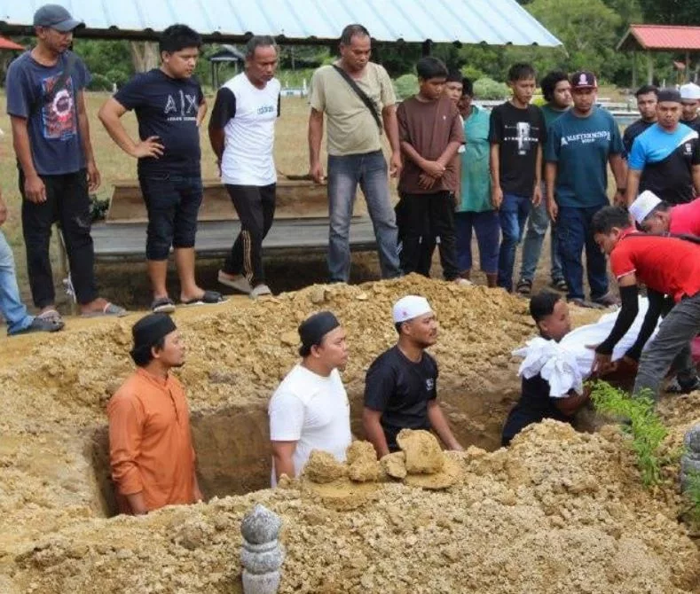 Dua Tahun Menunggu, Arwah Tak Sempat Timang Anak Sulung – “Fuad Dijangka Sambut Cahaya Mata Sulung Pada Hari Lahirnya”