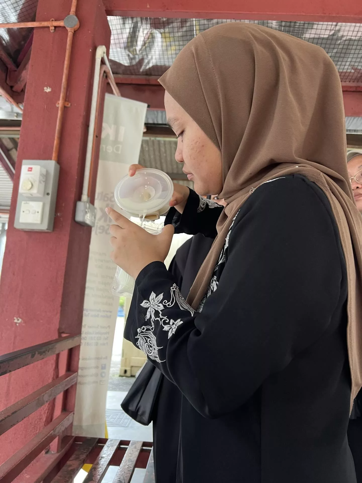 Ibu Meraung Ambil Anak Kaku Tak Bernyawa Dari Rumah Pengasuh – “Aku Sedih Sangat… Anak Aku Dah Sejuk Sangat”