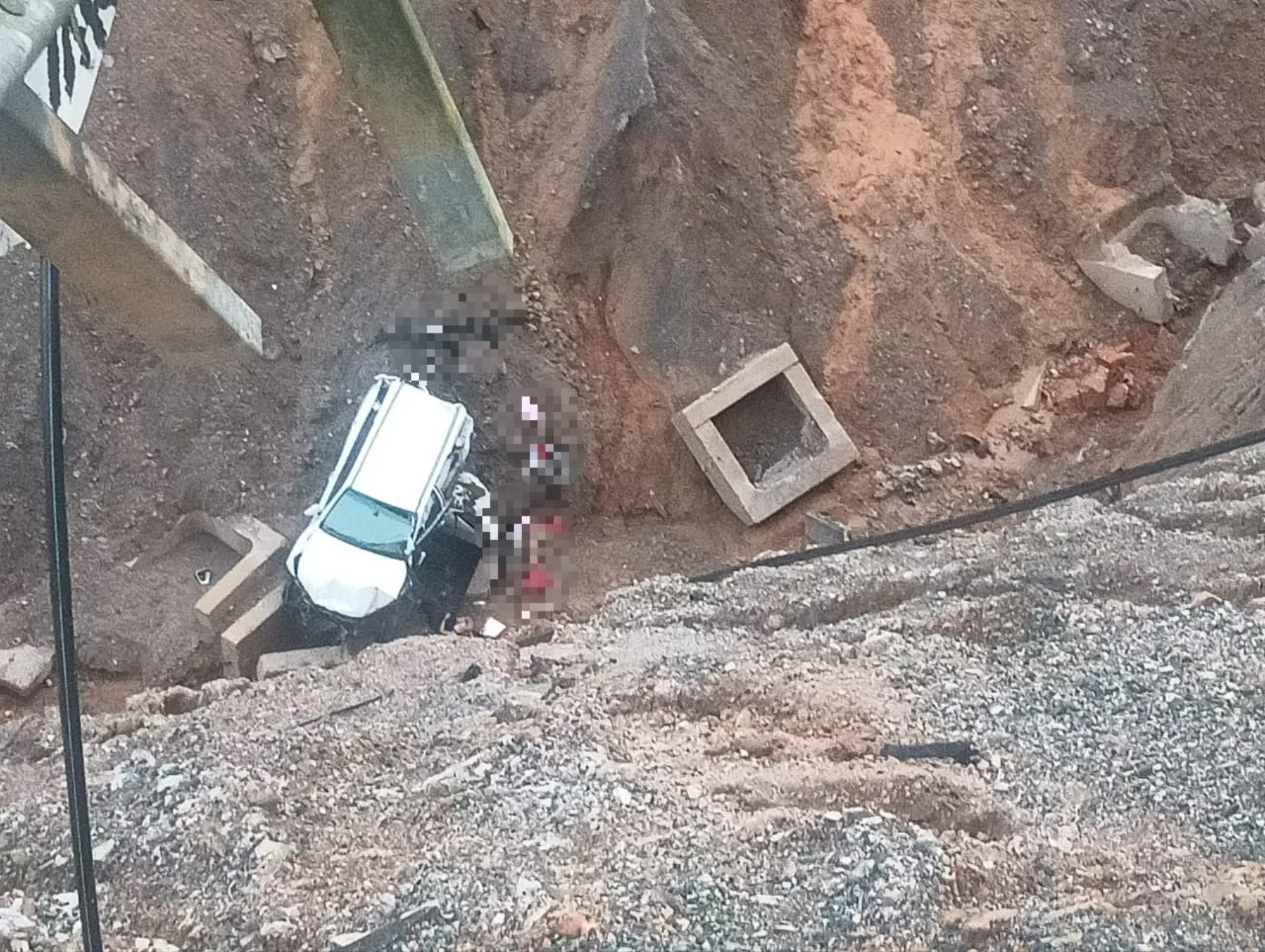 Bakal Pengantin Maut, Nahas SUV Terjunam Dalam Gaung