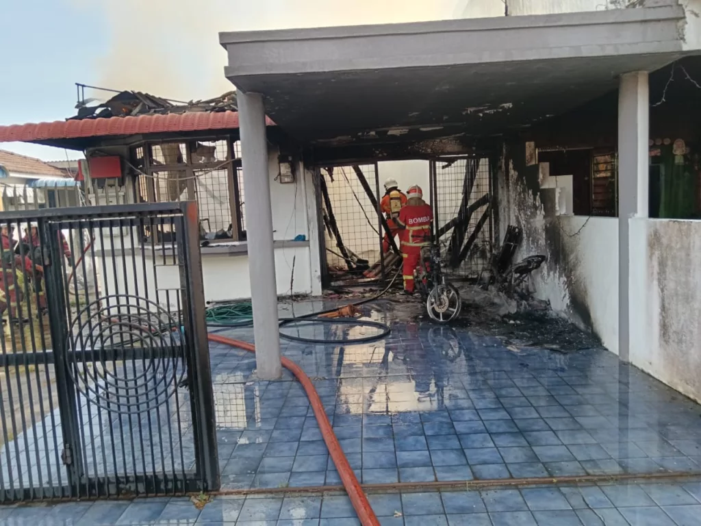 Ibu & Anak Rentung Dalam Kebakaran Rumah, Terperangkap Di Ruang Tamu Berhampiran Pintu Keluar