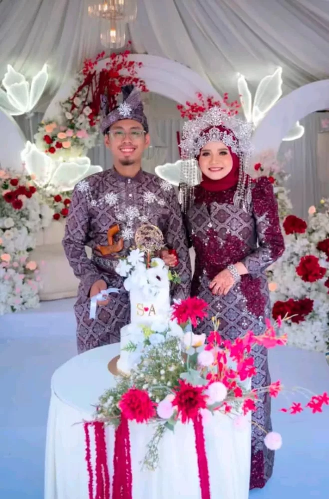 Pengantin Baru Maut Kemalangan Langgar Lari, Hantaran Kahwin Pun Tak Sempat Buka 8 Pengantin Baru Maut Kemalangan Langgar Lari, Hantaran Kahwin Pun Tak Sempat Buka