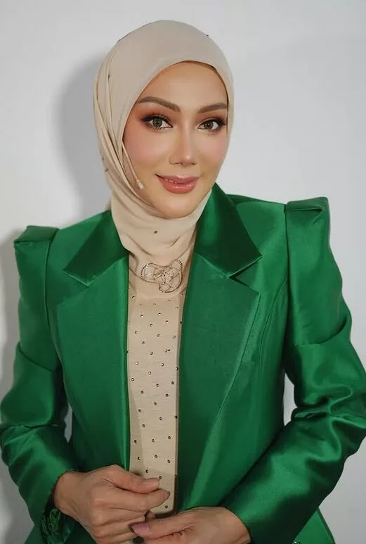 Erra Fazira Bakal Umum Majlis Pernikahan Dengan Ahli Perniagaan, Ezwan Zain, Esok?