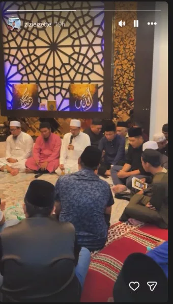 Zizie Ezette Padam Semua Gambar di Instagram, Hanya Kongsi Momen Tahlil Arwah Suami 8 Zizie Ezette Padam Semua Gambar di Instagram, Hanya Kongsi Momen Tahlil Arwah Suami