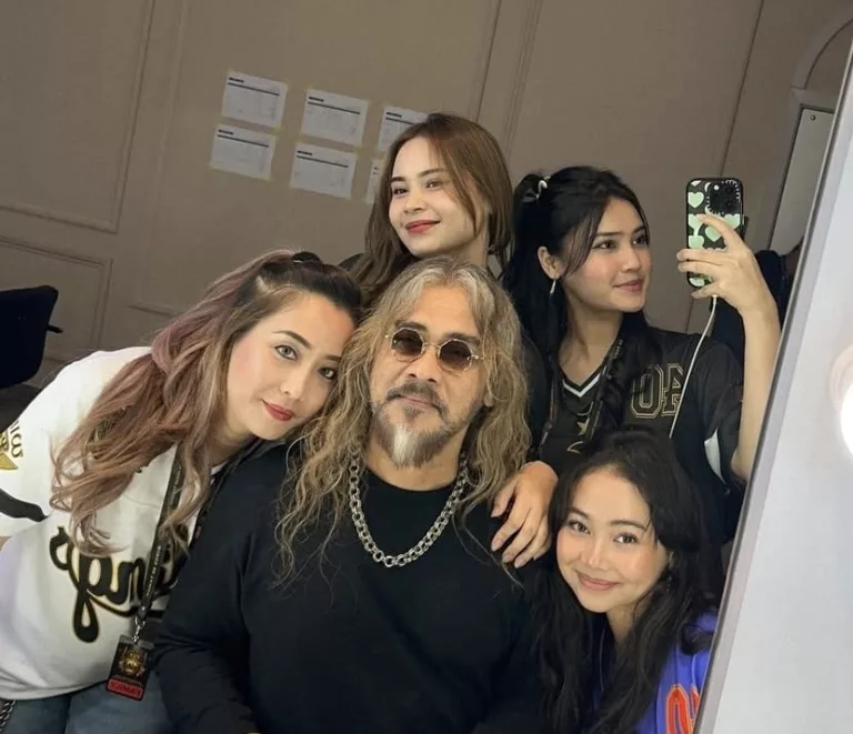 Di Sebalik Gelora Dunia Hiburan, Awie Kekal Utamakan Ilmu Untuk Anak-Anak