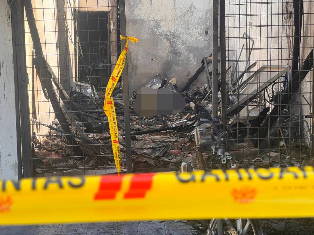 Ibu & Anak Rentung Dalam Kebakaran Rumah, Terperangkap Di Ruang Tamu Berhampiran Pintu Keluar