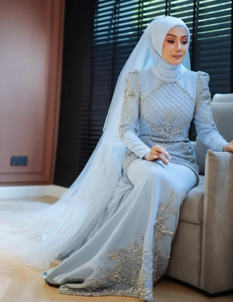 Impian Terlaksana, Rizman Ruzaini Hadiahkan Busana Nikah Istimewa Buat Erra Fazira 8 Impian Terlaksana, Rizman Ruzaini Hadiahkan Busana Nikah Istimewa Buat Erra Fazira