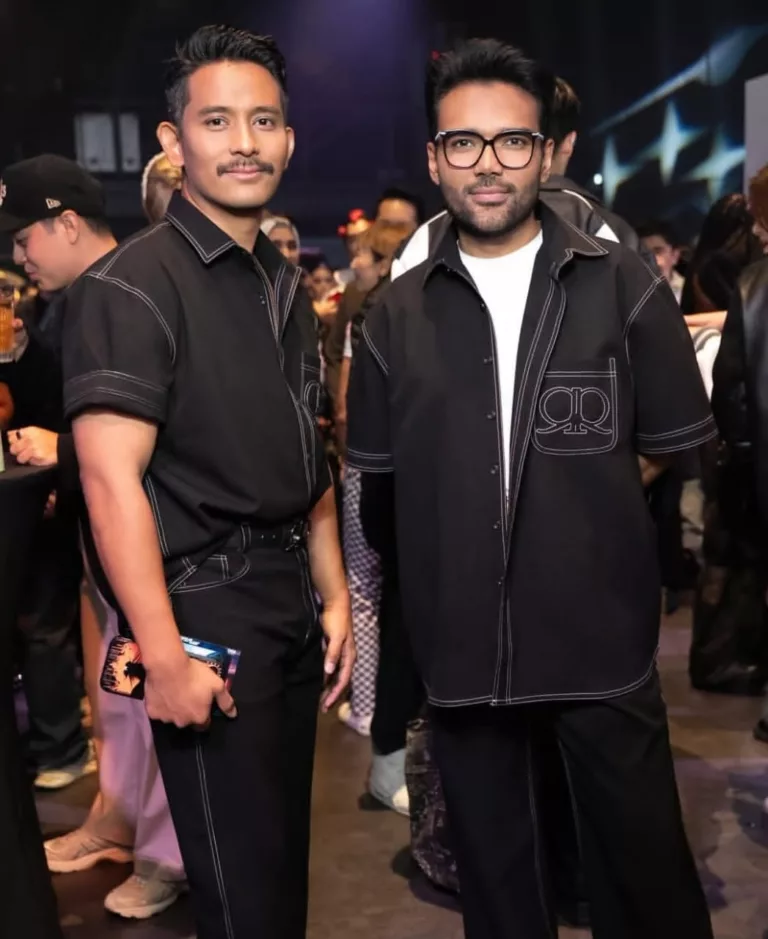 Impian Terlaksana, Rizman Ruzaini Hadiahkan Busana Nikah Istimewa Buat Erra Fazira 6 Impian Terlaksana, Rizman Ruzaini Hadiahkan Busana Nikah Istimewa Buat Erra Fazira