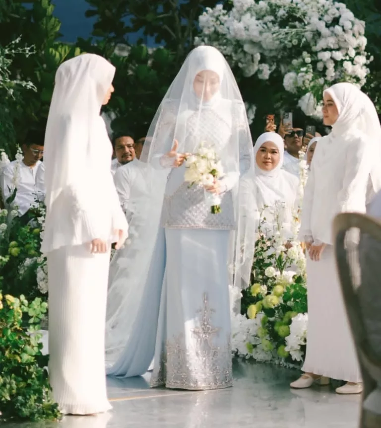 “Sehingga Saat Akhir Saya Masih Bertanya”. Berkahwin Kerana Allah, Erra Fazira Akhirnya Berserah Pada Aturan Ilahi 9 “Sehingga Saat Akhir Saya Masih Bertanya”. Berkahwin Kerana Allah, Erra Fazira Akhirnya Berserah Pada Aturan Ilahi