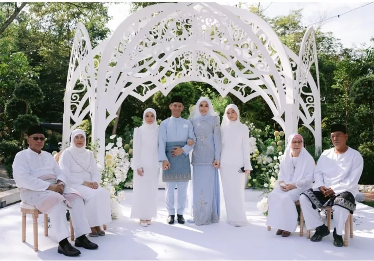 Pokok Ufti Emas 24 Dinar, Kejutan Istimewa Suami Buat Erra Fazira 11 Pokok Ufti Emas 24 Dinar, Kejutan Istimewa Suami Buat Erra Fazira