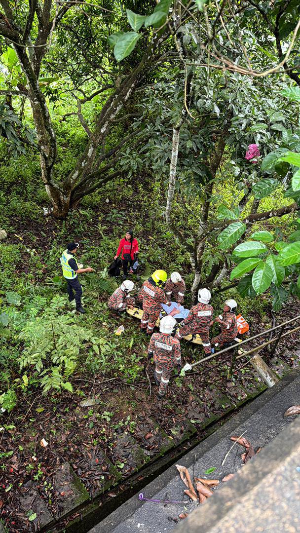 Tiga Beradik Bergelar Yatim Piatu, Ibu & Ayah Meninggal Dilanggar Ketika Beli Kelengkapan Sekolah