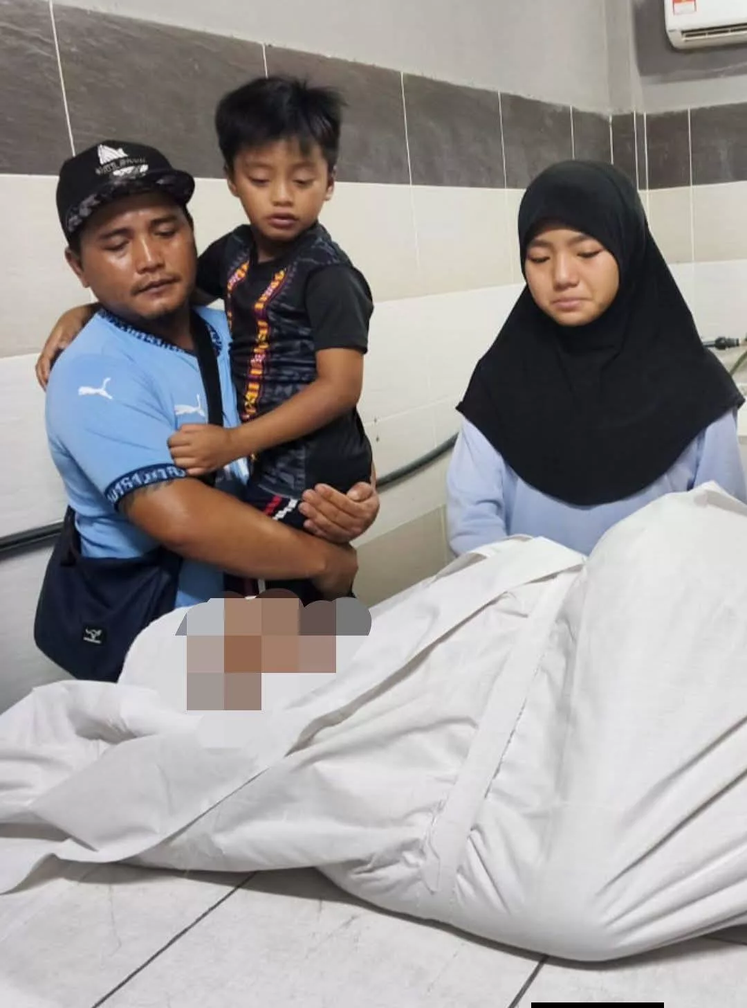 Tiga Beradik Bergelar Yatim Piatu, Ibu & Ayah Meninggal Dilanggar Ketika Beli Kelengkapan Sekolah