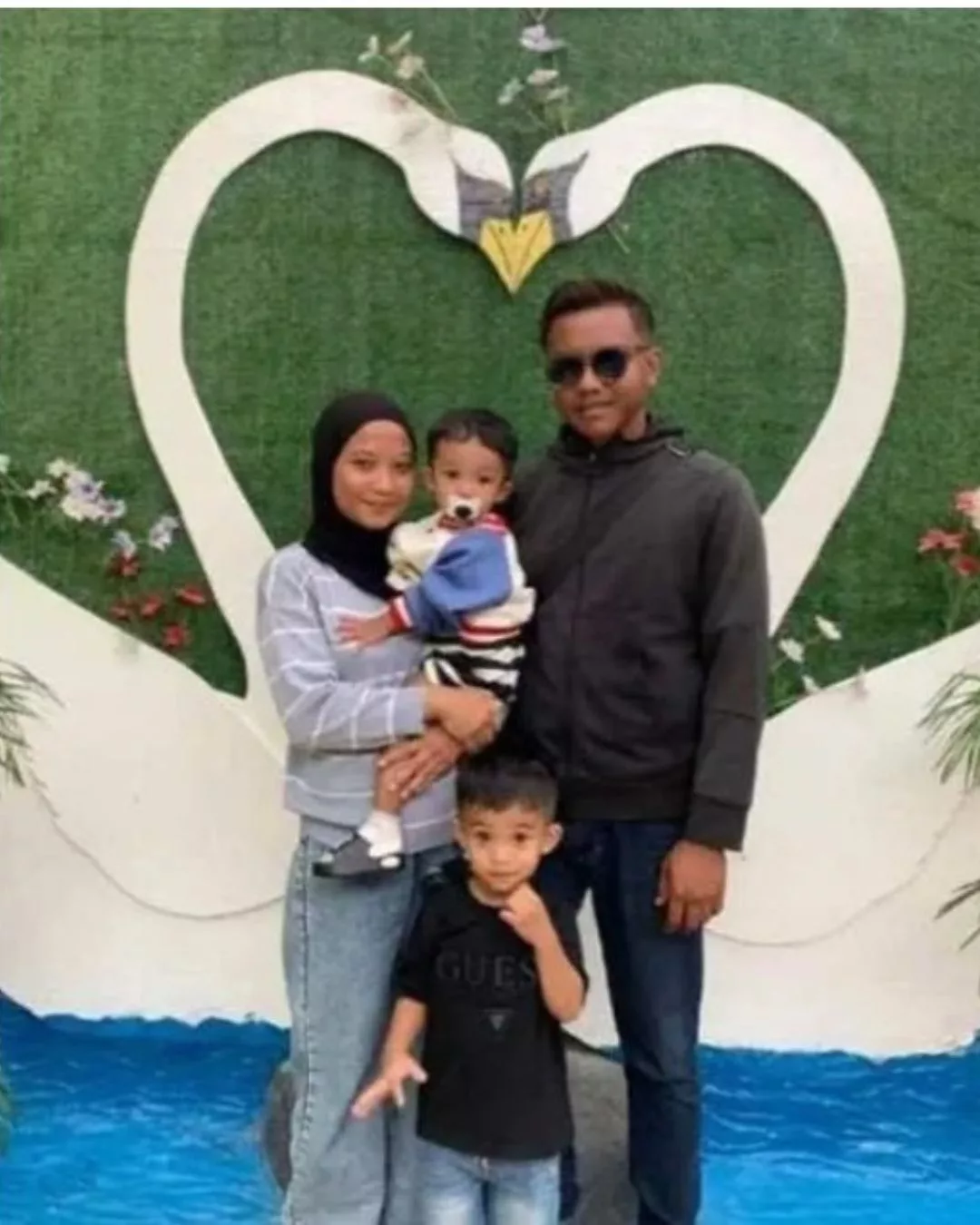 “Kenapa Tinggalkan Ibu Secepat Ini, Hidup Ibu Sunyi Tanpa Hampa Bertiga, Coretan Sedih Nor Hamiza Undang Tangisan Ramai