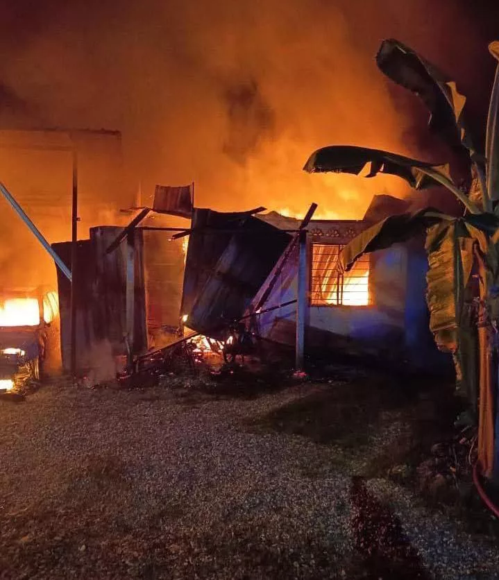 Suami Isteri Rentung Bersama Tiga Anak Perempuan, Dua Beradik Bergelar Yatim Piatu Dalam Tragedi Ramadan